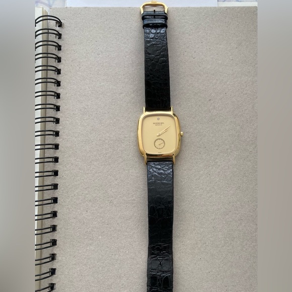 Vintage Raymond Weil
Geneve Swiss 9811
18 k gold electroplated 10M
Case 25 mm - Picture 2 of 4